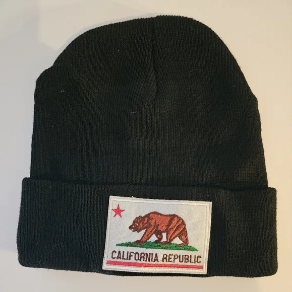 Black “california republic” beanie - Picture 1 of 5